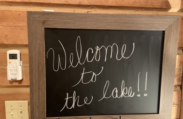 Quaint, Rustic Lakefront Log Cabin on Wooded Lot at Norris Lake ,Private Dock!