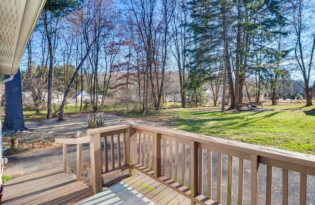 Quaint Tannersville Cottage ~ 2 Mi to Skiing!