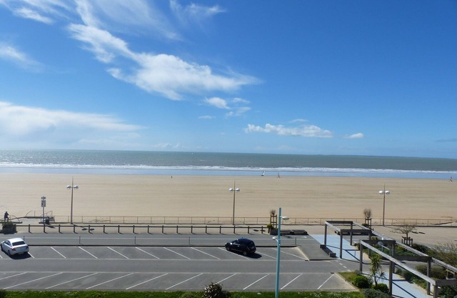 Quality apartment, facing the sea in Saint Jean de Monts, close to entertainment.
