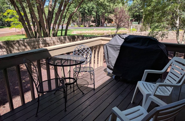 Quality Hill Resort Villa, Spacious 3 Bedroom Town Home Sleeps 8