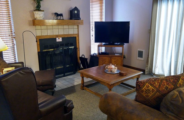 Quality Hill Resort Villa, relax among the tall pines in your very private villa