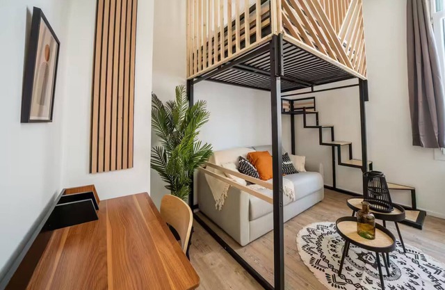Quality studio downtown