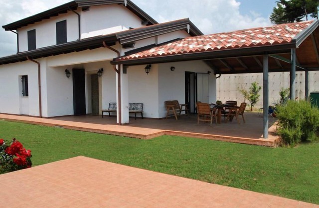 Quattro Rose by Interhome