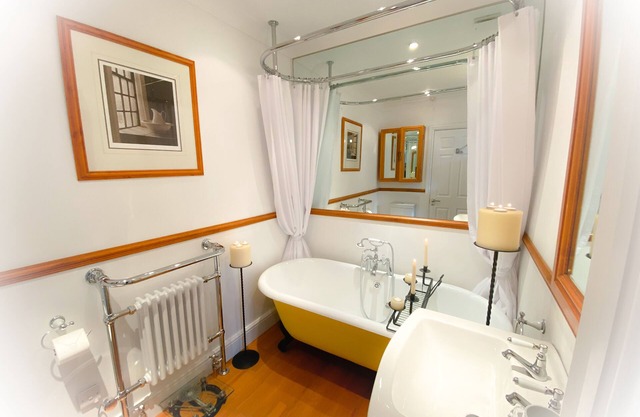 Quayside Quarters * Great Location * Old Town Poole * Free Secure Parking