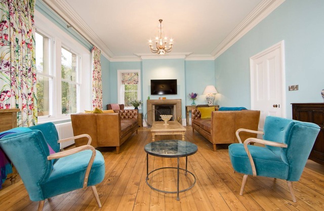 QUEEN ANN'S CLOSE, family friendly in Chapel-En-Le-Frith