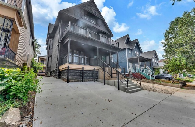 Queen City Flat - Modern Stay