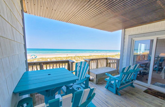 Queen's Grant A-102: Beachfront Fun & Ocean Views