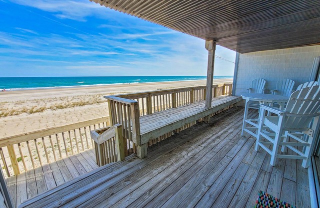 Queen's Grant E-116 – Oceanfront Serenity Awaits