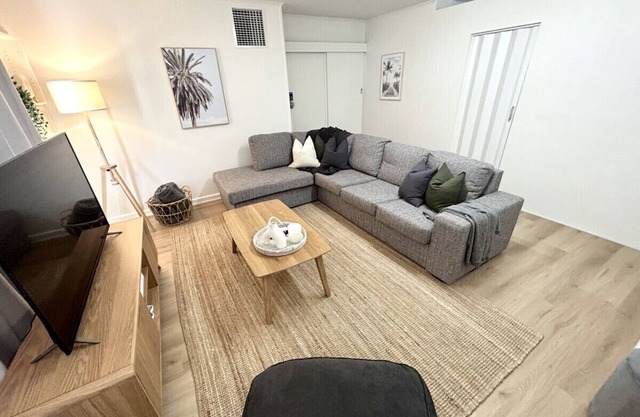 Queens Corner - Freshly Renovated Home in Moonta Bay