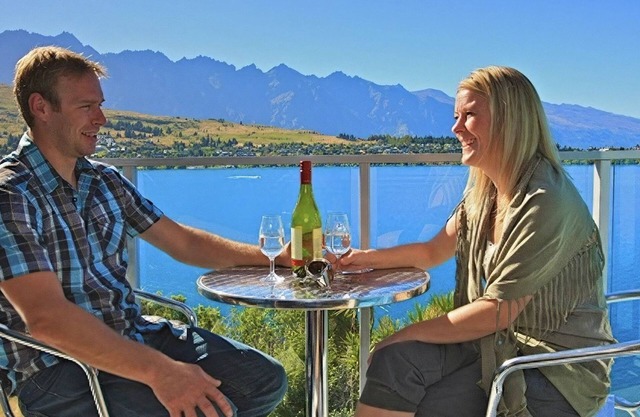 Queenstown Escape | Heated Pool & Stunning Lake Views | 1 Bedroom