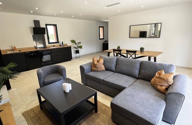 Quiet 4P detached villa + parking