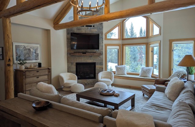 Quiet and Charming Big Sky home
