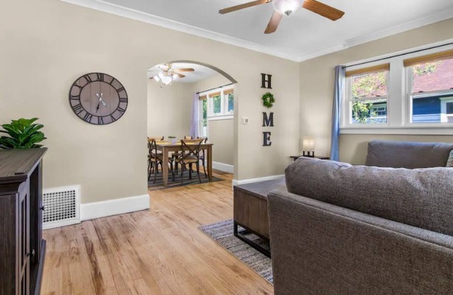 Quiet and Close to downtown 3-bd house