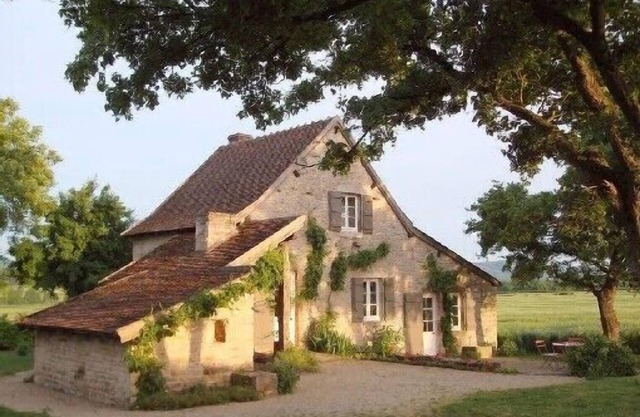 Quiet and self-catering house, 20 km north of Cluny