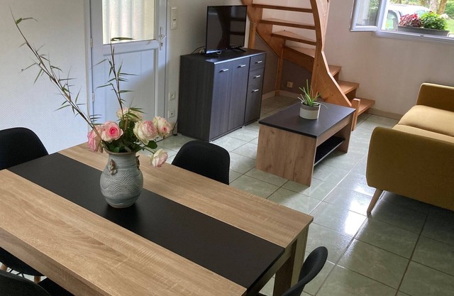 Quiet and pleasant terraced house 15km from Rocamadour and Padirac