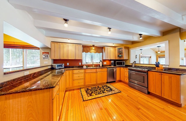 Quiet & Beautiful Home Near Pemigewasset River with Free WiFi - Dogs OK
