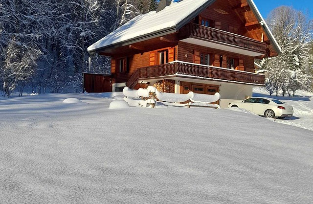 Quiet chalet with fireplace, 4 bedrooms, family-friendly