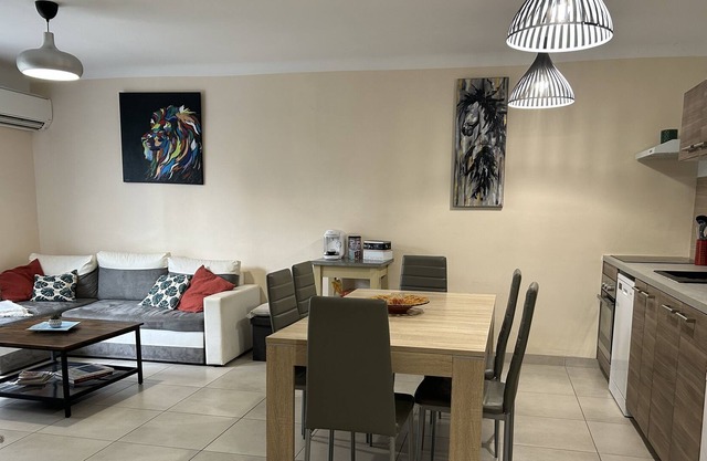 Quiet charming villa with terrace and garden