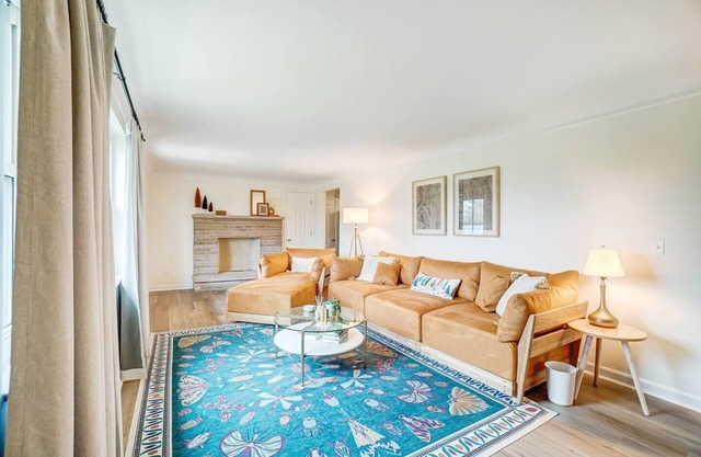 Quiet & Close to Everything! Great Location!