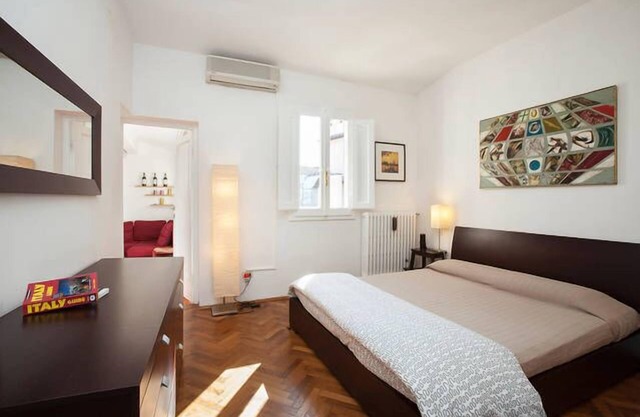 QUIET & COSY APARTMENT BY SANTA MARIA NOVELLA SQUARE AND TRAIN STATION