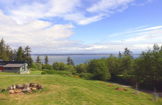 Quiet, Cozy, Water View, Loft Apartment Style Getaway, Located on 3 Acres