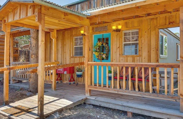 Quiet Eagar Retreat Near Lakes, Hiking & Hunting!
