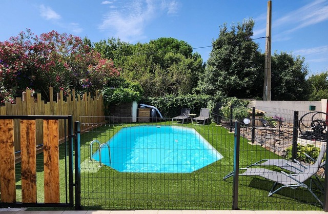 Quiet family villa not overlooked, Bbq, private pool, close to the sea