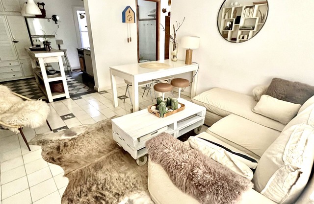 Quiet garden apartment in the heart of Palermo SoHo.