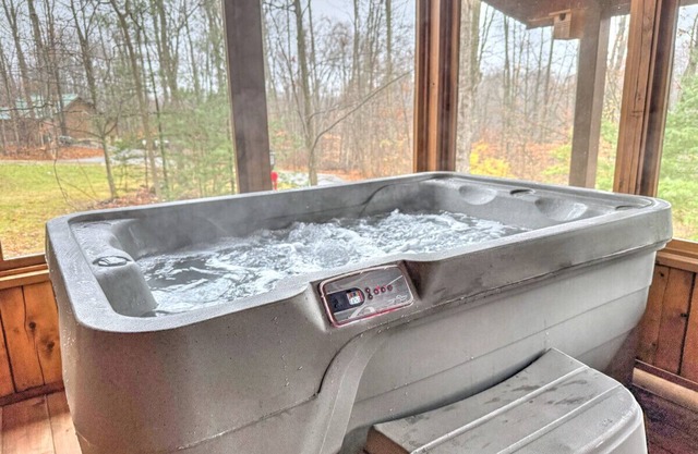 Quiet Hideaway with Easy Access to Attractions