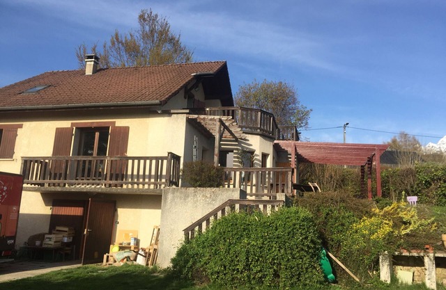 Quiet house with pool 8 pers. near grenoble and chamrousse