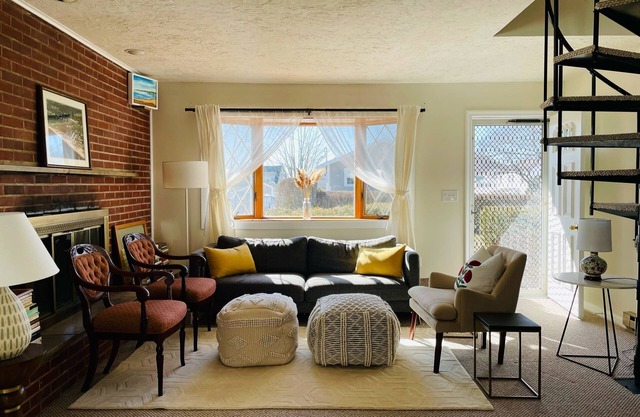 Quiet, Peaceful Getaway by a Private Beach