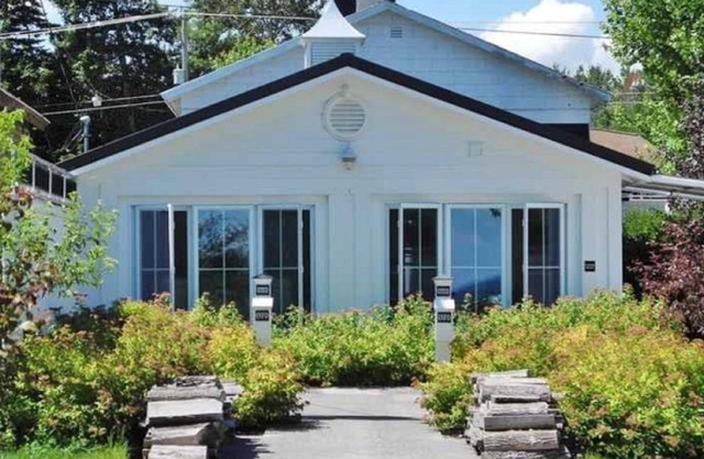 Quiet, Private, Waterfront - Luxury on 125 Ft. of Suttons Bay