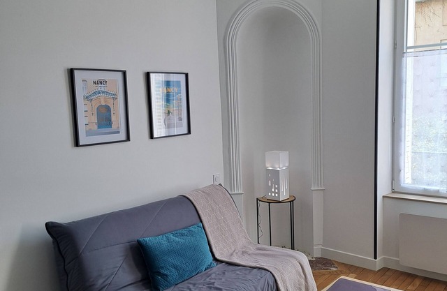 Quiet, quality F2 apartment - Near thermal baths - Free street parking