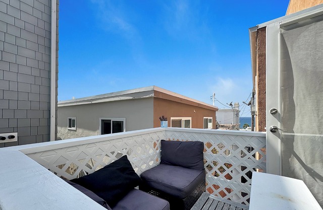 Quiet, Relaxing 3-bedroom house in Manhattan Beach Steps to the Sand