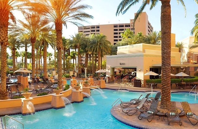Quiet Retreat in the Heart of Vegas | Room w/Kitchenette | Outdoor Pool