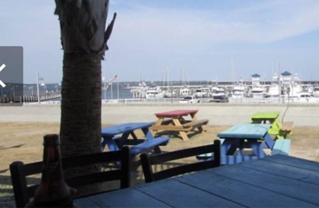 Quiet small Cottage , 5 minutes from the beach!