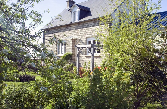 Quiet, tranquille organic bed and breakfast, 45 minutes from the Mont-Saint-Michel