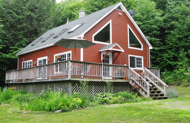 Quiet Vermont Home Close To Everything