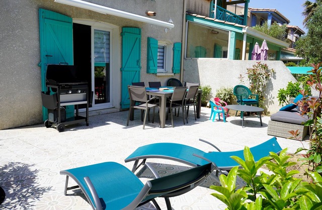 Quiet villa, large terrace, sleeps 7. 50 m from GRAZEL beach