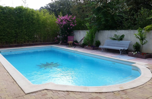 Quiet villa with large pool