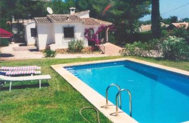 QUIET VILLA WITH POOL TO REST