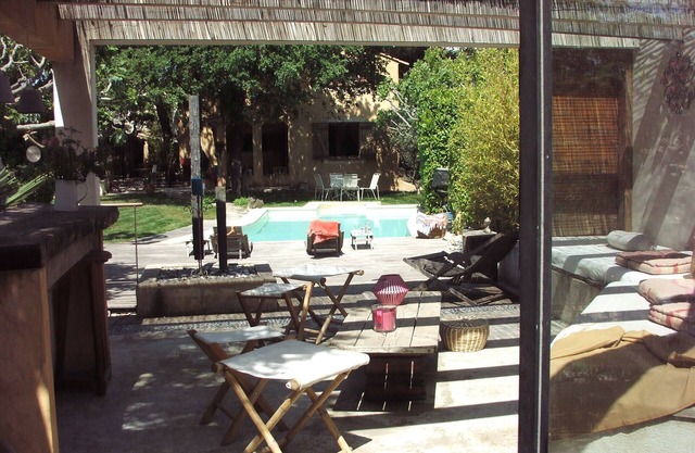 Quiet villa, without vis-à-vis with swimming pool.