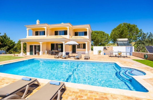 Quinta Monte dos Avos with Private Pool, A/C, BBQ