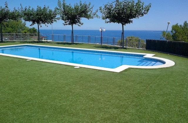 résidence avec piscine face à la mer, 1ère ligne