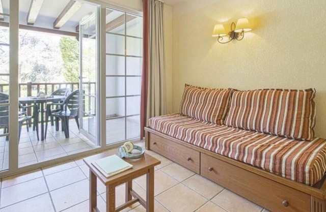 Résidence Pierre & Vacances Le Parc d'Arradoy*** - Apartment for 5 people - 1 bedroom - Terrace or balcony
