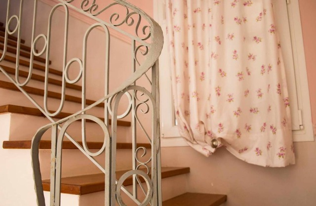 R908 Villa With Garden & Sea views Beach Walking Distance