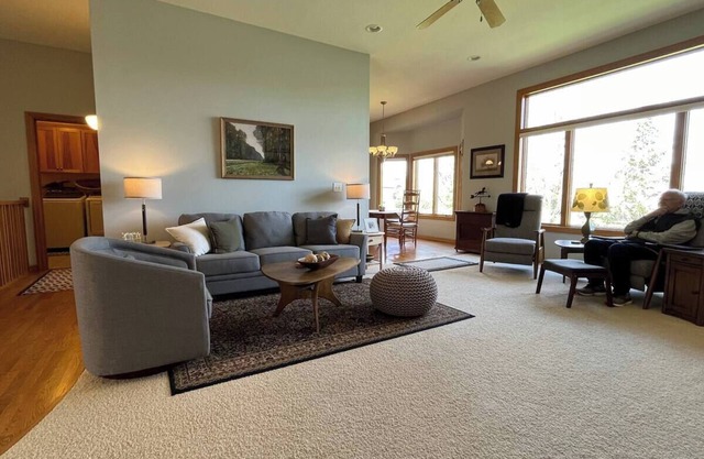 Radiant Rochester Retreat - 4bdr