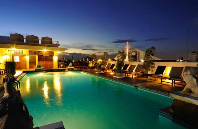 Rambuttri Village Inn & Plaza