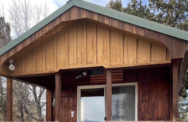 Ranch Eden - little house on working cattle ranch, pets welcome