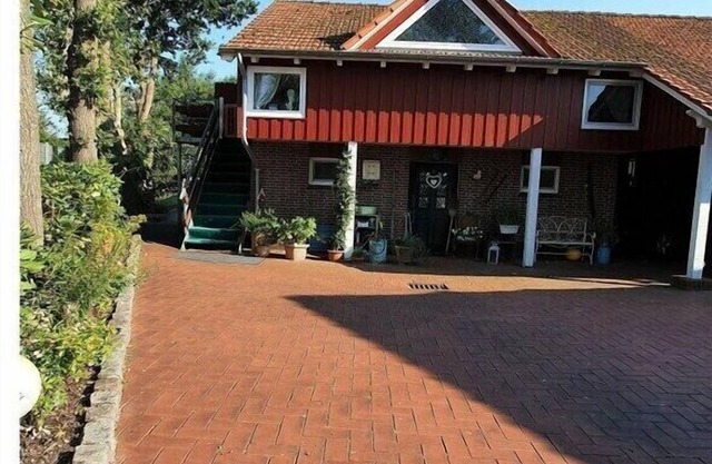 Ranchhouse Dogs and horses welcome